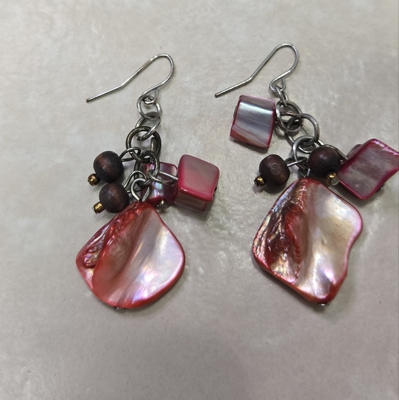 Vintage Handmade Shell and Beads Red Dangle Earrings - Picture 7 of 17